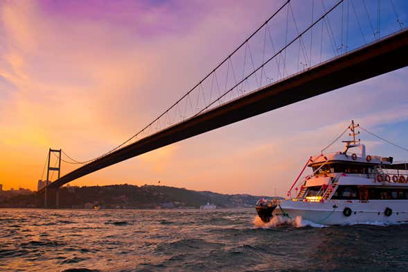 Croisière en yatch sur le Bosphore au coucher du soleil