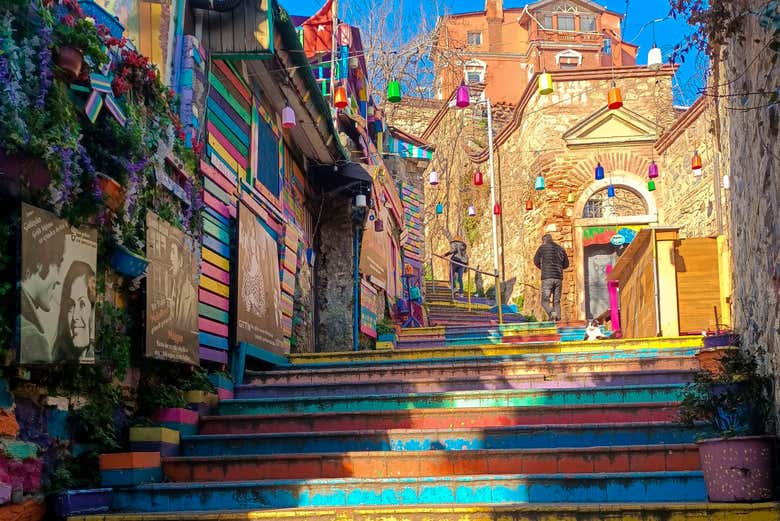 Escaliers colorés à Balat