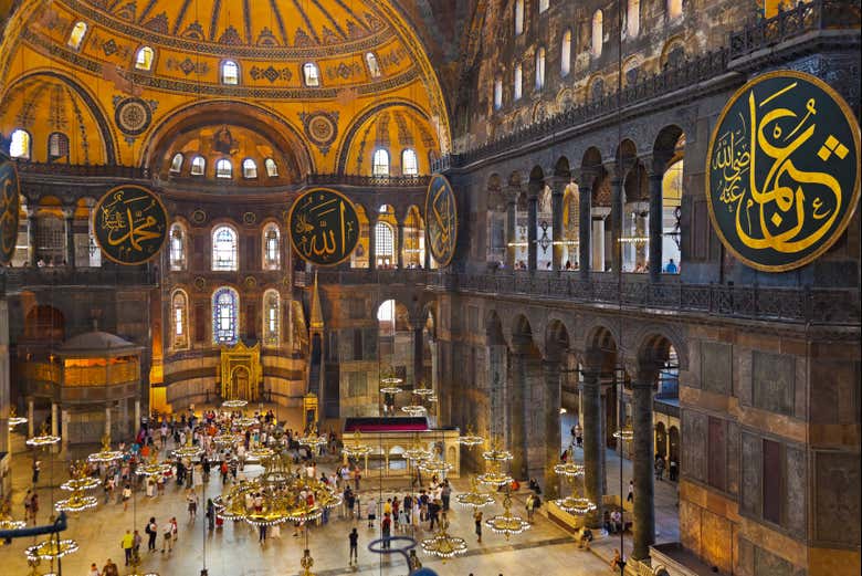 Vue panoramique de l'intérieur de Sainte-Sophie