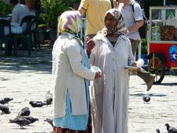 Des femmes sur la place de Beyazit